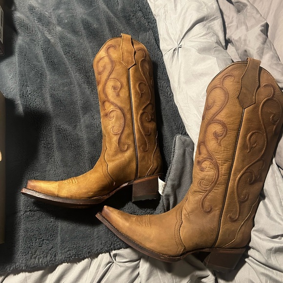 Circle G - Picture 4 of 9